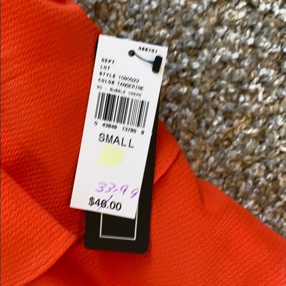 Cute top - Picture 2 of 2